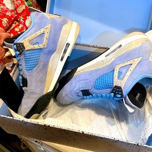 Jordan 4 Univeristy Blue